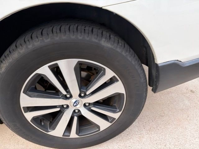 Used 2019 Subaru Outback 2.5i Limited AWD/4WD image 4