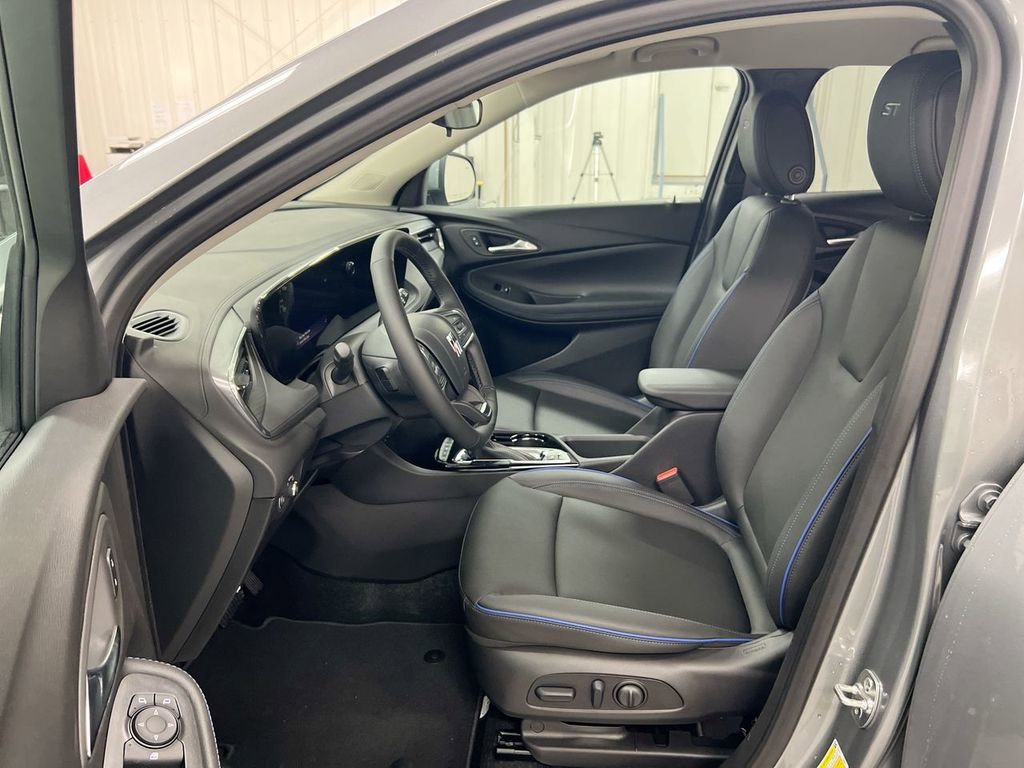 Used 2025 Buick Encore GX Sport Touring w/ Comfort Package AWD/4WD image 18
