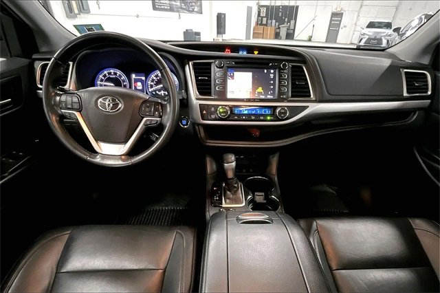 Used 2019 Toyota Highlander XLE image 7