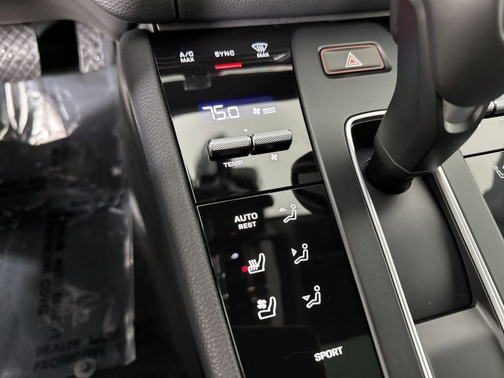 Certified 2025 Porsche Macan image 31