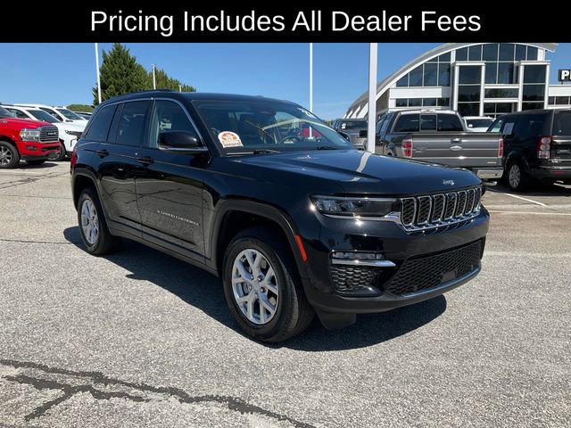 Used 2023 Jeep Grand Cherokee Limited w/ Luxury Tech Group II AWD/4WD image 3