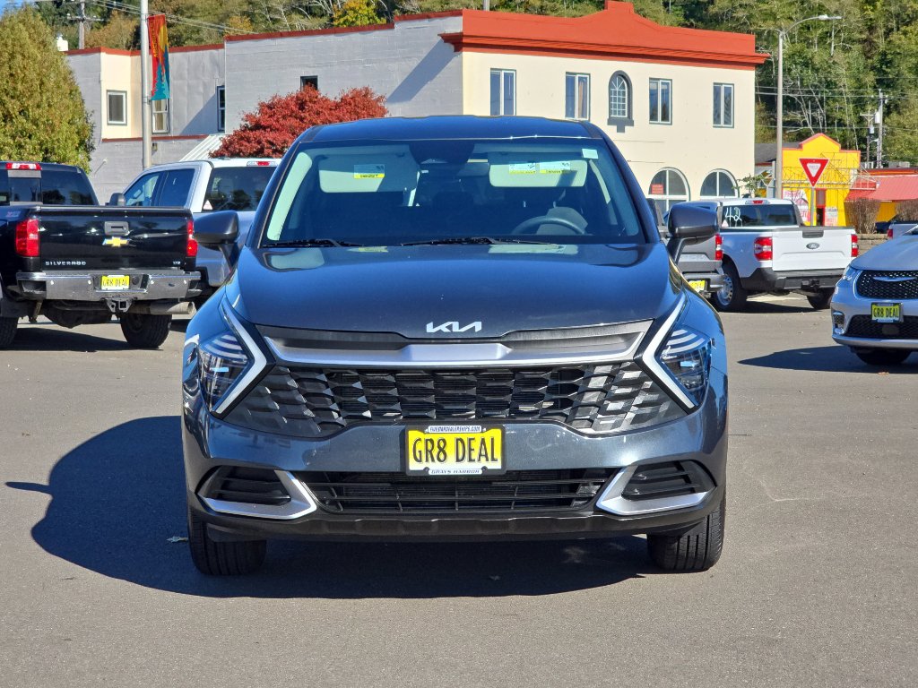 Used 2024 Kia Sportage LX image 3