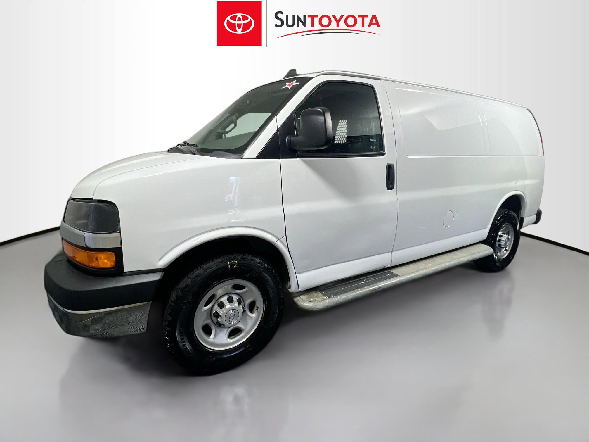 Used 2019 Chevrolet Express 2500 w/ Driver Convenience Package RWD image 9