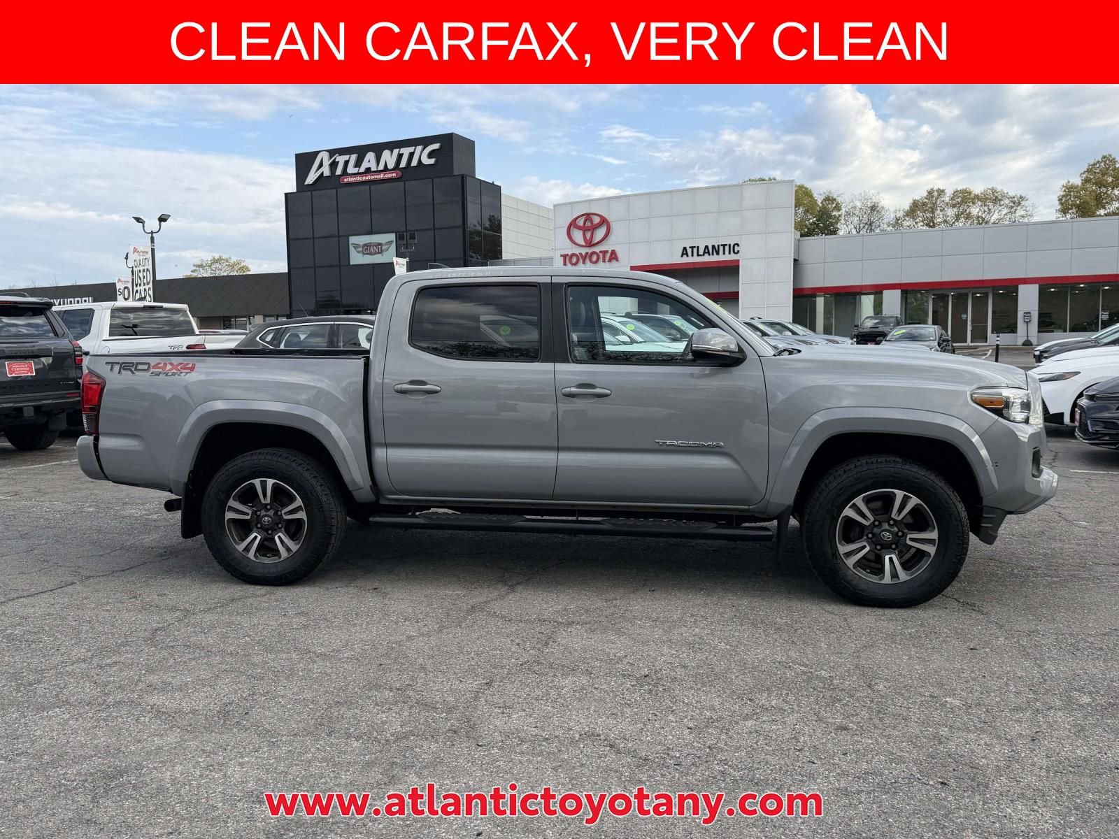 Used 2018 Toyota Tacoma TRD Sport AWD/4WD image 9