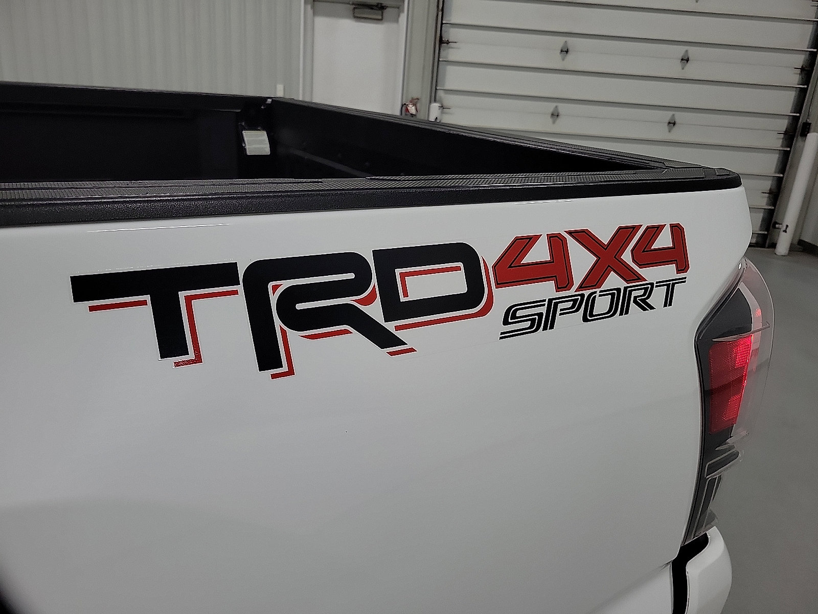 Certified 2020 Toyota Tacoma TRD Sport AWD/4WD image 8