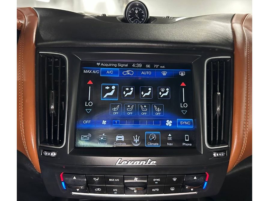 Used 2018 Maserati Levante GranLusso image 27