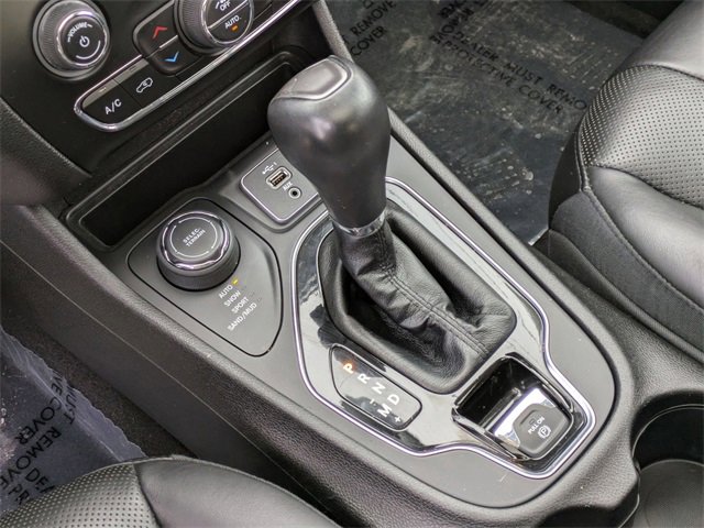 Certified 2019 Jeep Cherokee Limited w/ Luxury Group image 26