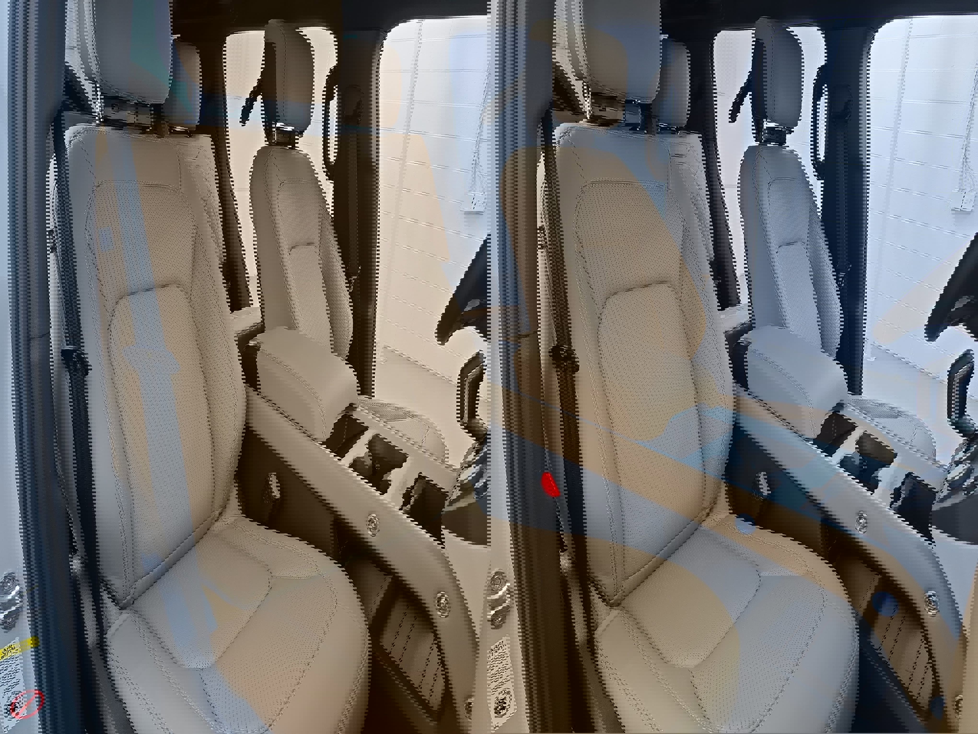 New 2026 Land Rover Defender 110 X-Dynamic SE image 10