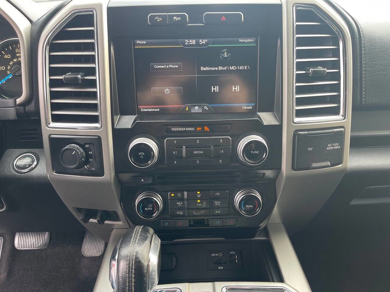 Used 2015 Ford F150 Lariat w/ Equipment Group 501A Mid AWD/4WD image 37