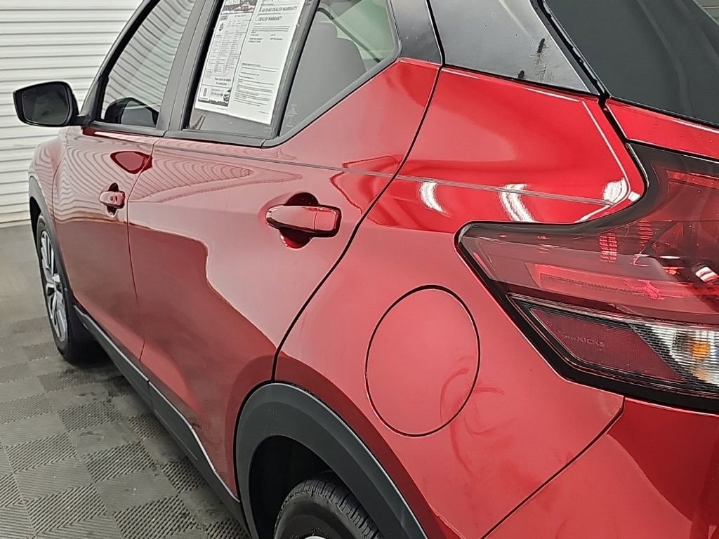 Used 2023 Nissan Kicks SV FWD image 7