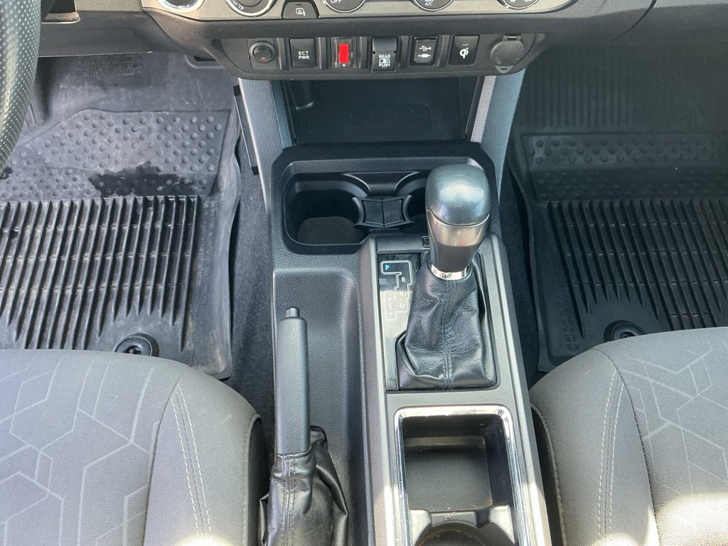 Used 2019 Toyota Tacoma TRD Off-Road AWD/4WD image 15