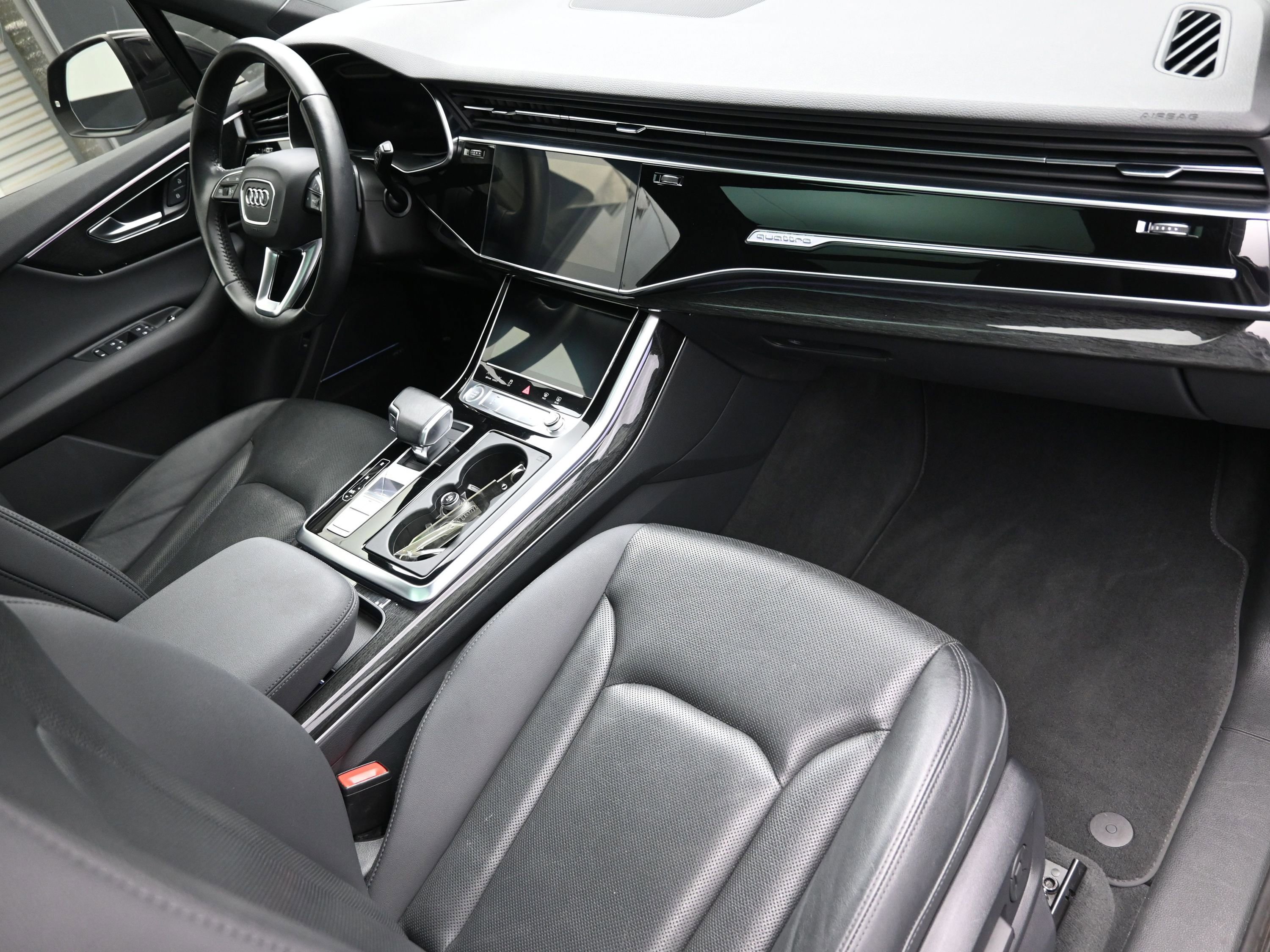 Used 2020 Audi Q7 3.0T Prestige w/ Prestige Package image 41