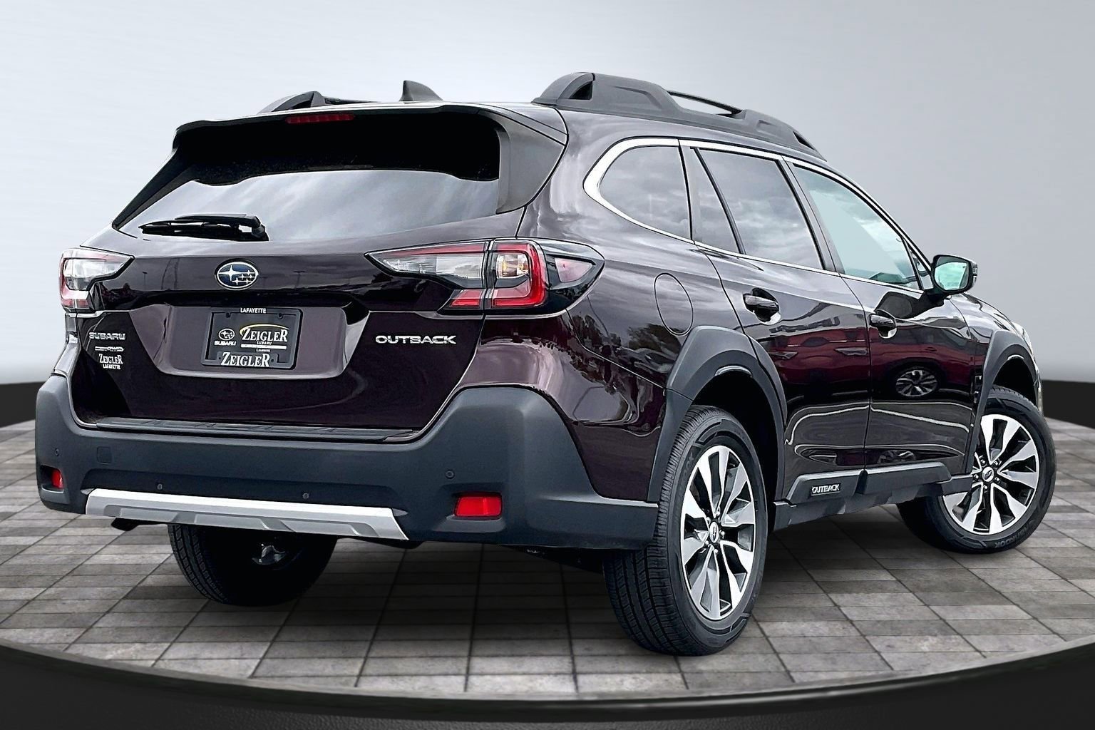 Used 2024 Subaru Outback Limited AWD/4WD image 2