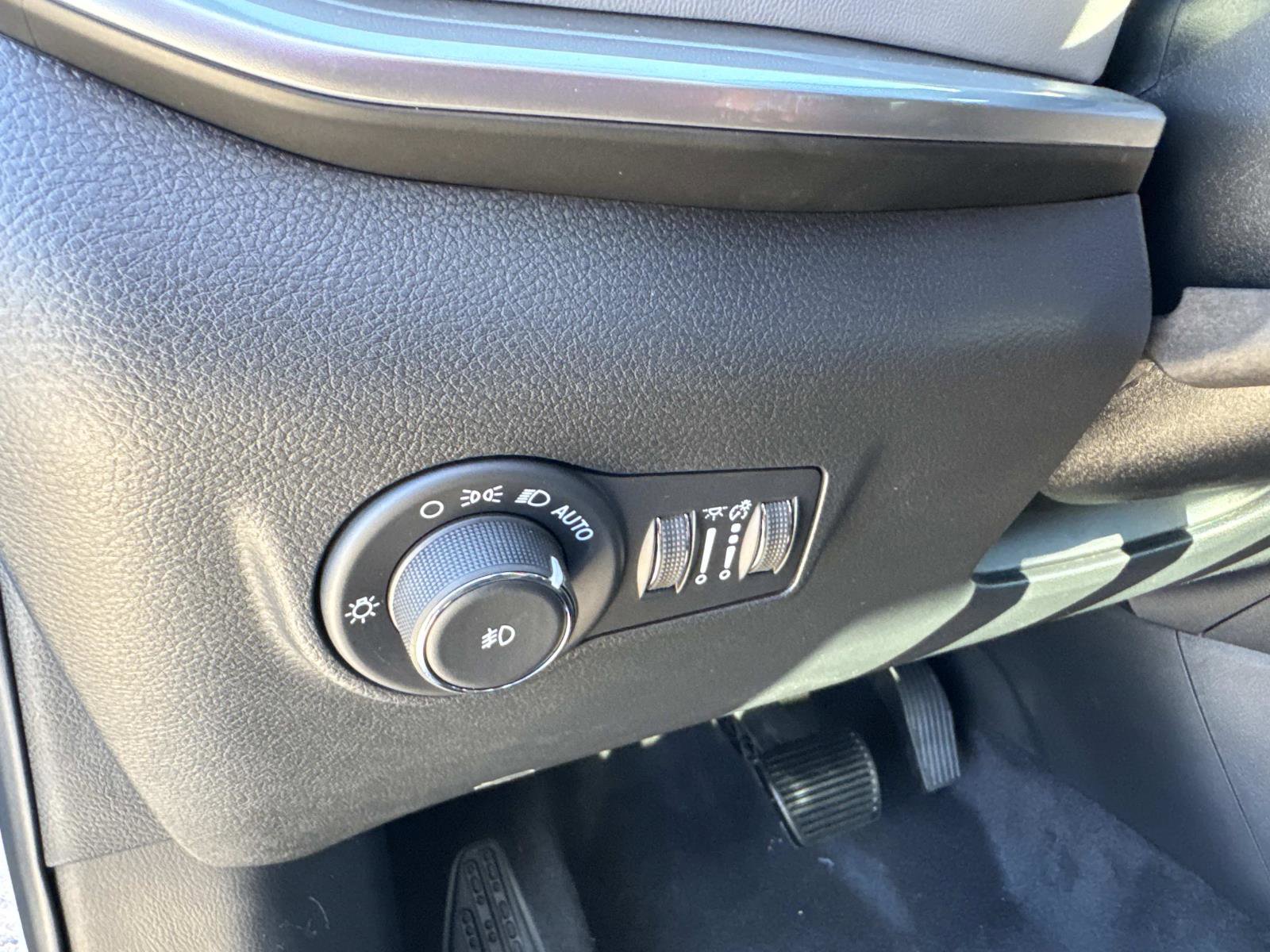 New 2026 Jeep Compass Limited image 32