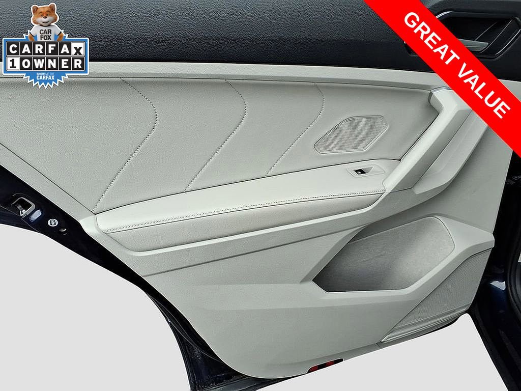 Used 2024 Volkswagen Tiguan SE w/ Panoramic Sunroof Package AWD/4WD image 15
