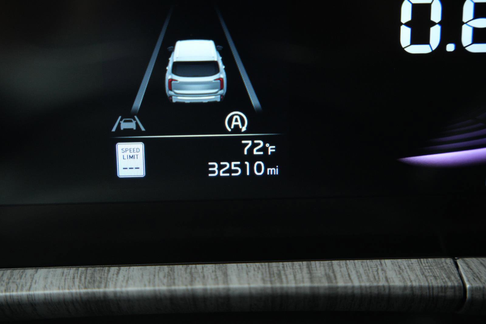 Used 2023 Kia Telluride EX w/ EX Captain's Chair Package image 31