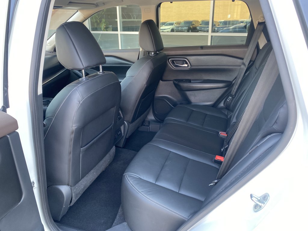 Used 2021 Nissan Rogue SL w/ Premium Package image 18