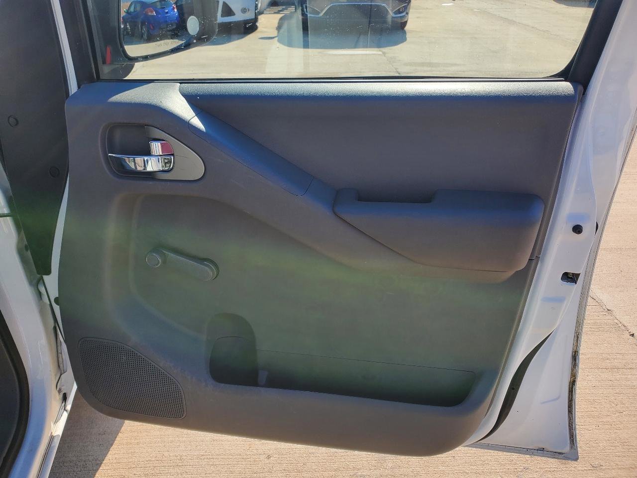 Used 2014 Nissan Frontier S image 7