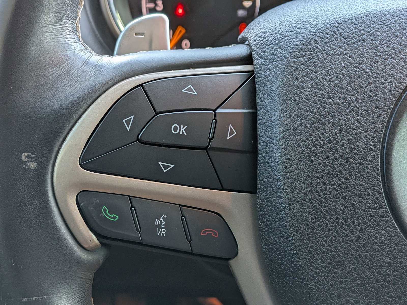 Used 2014 Jeep Grand Cherokee Overland w/ Advanced Technology Group image 24