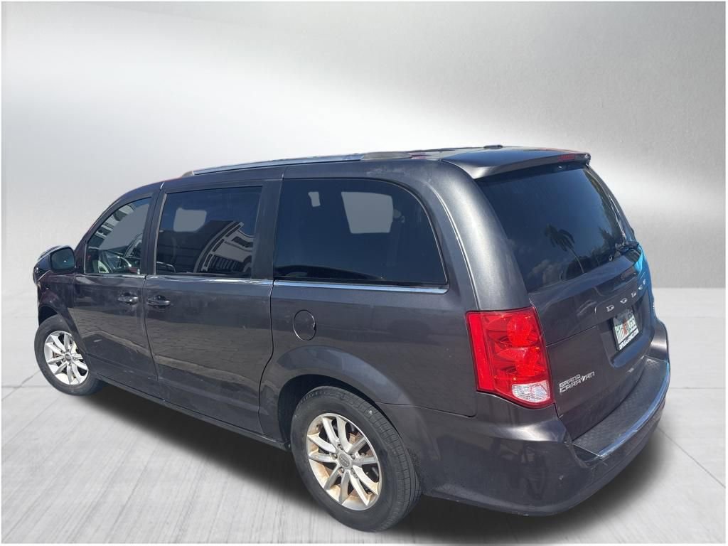 Used 2018 Dodge Grand Caravan SXT image 2