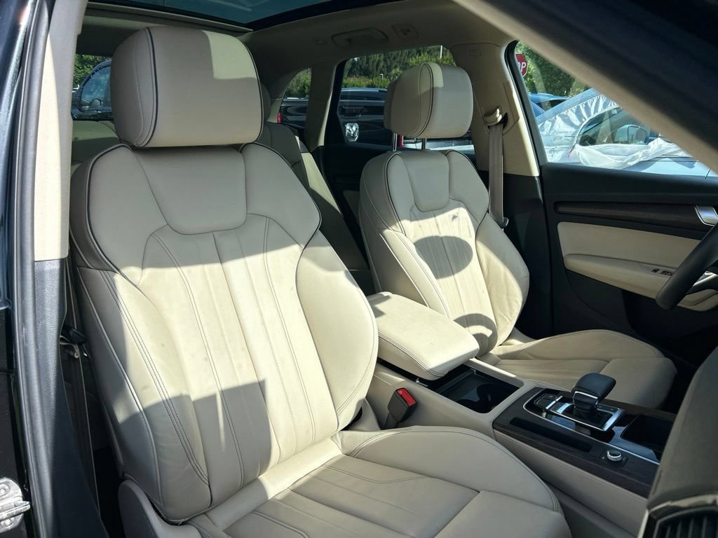 Used 2024 Audi Q5 2.0T Premium w/ Convenience Package AWD/4WD image 45