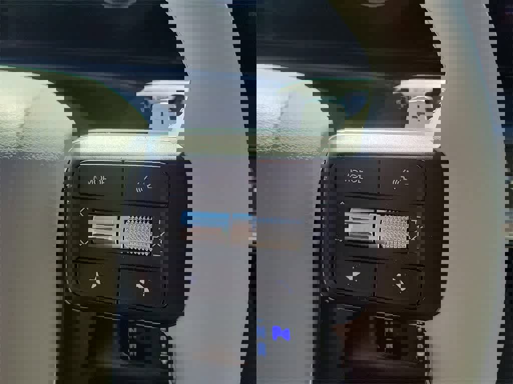 Used 2025 Hyundai Santa Fe SE w/ Tow & Go Package image 26