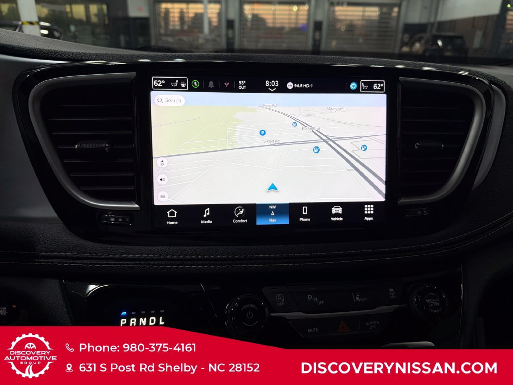 Used 2025 Chrysler Pacifica Limited FWD image 19
