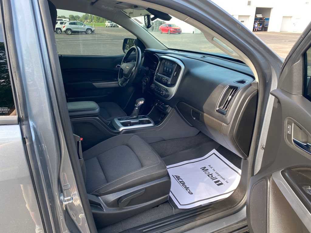Used 2022 Chevrolet Colorado LT w/ LT Convenience Package AWD/4WD image 12