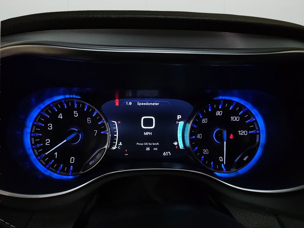 New 2026 Chrysler Pacifica Limited image 21