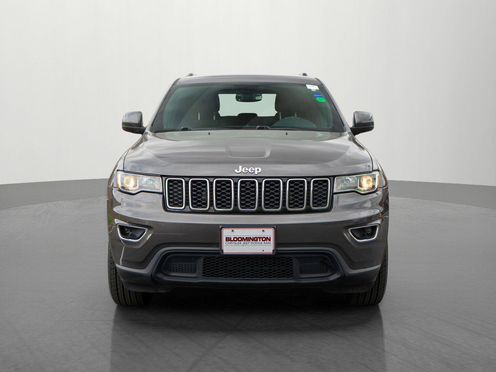 Used 2017 Jeep Grand Cherokee Laredo w/ Quick Order Package 23E AWD/4WD image 2