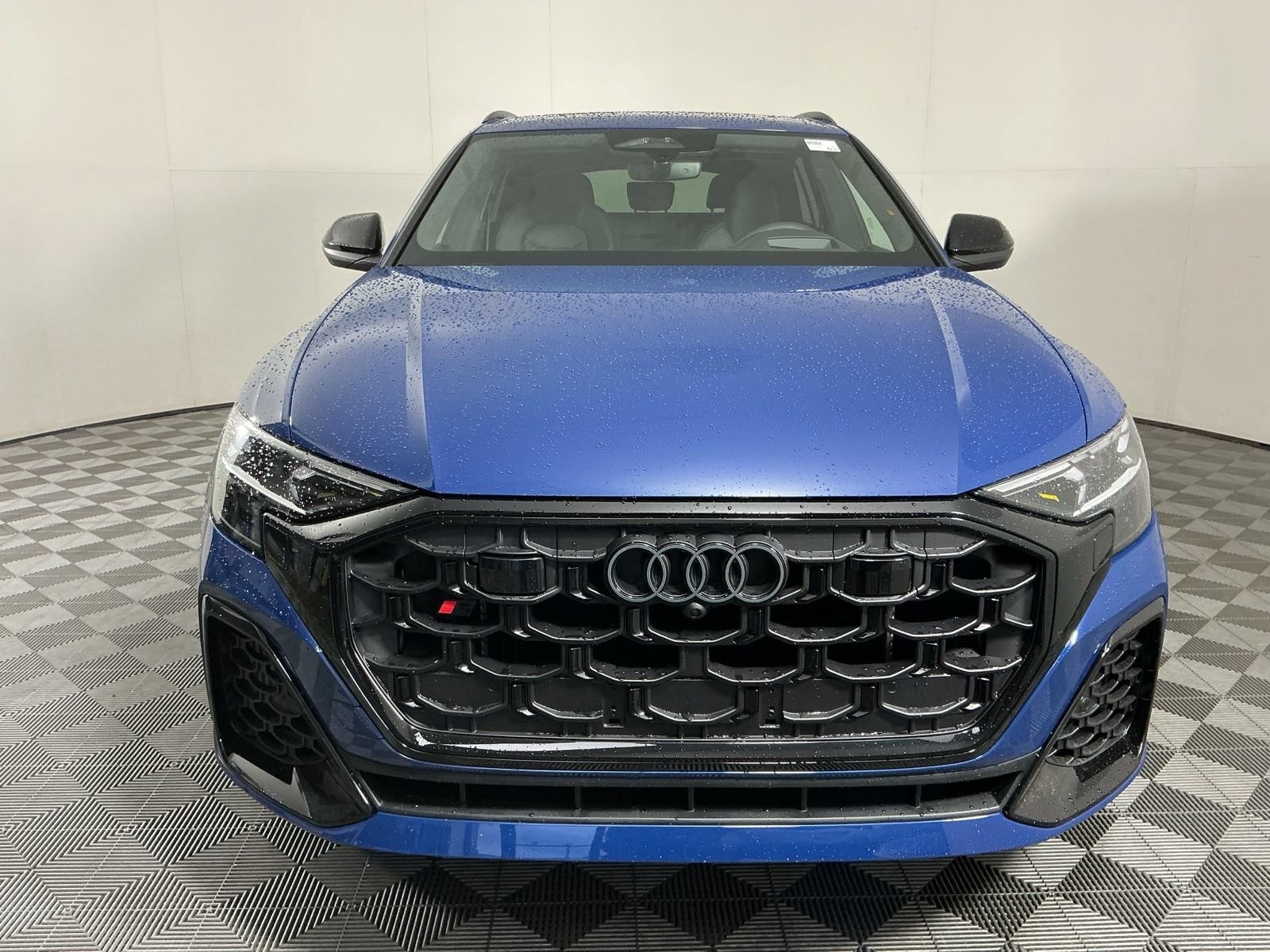New 2027 Audi SQ8 Prestige AWD/4WD image 2