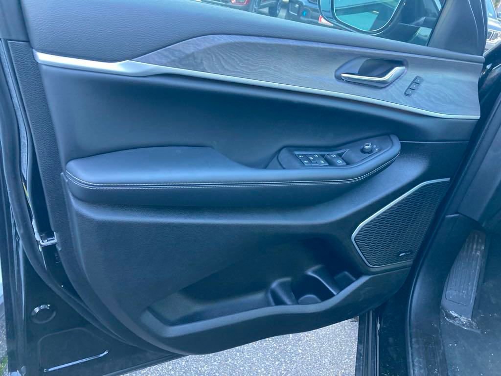 New 2024 Jeep Grand Cherokee Limited 4xe w/ Luxury Tech Group II image 33