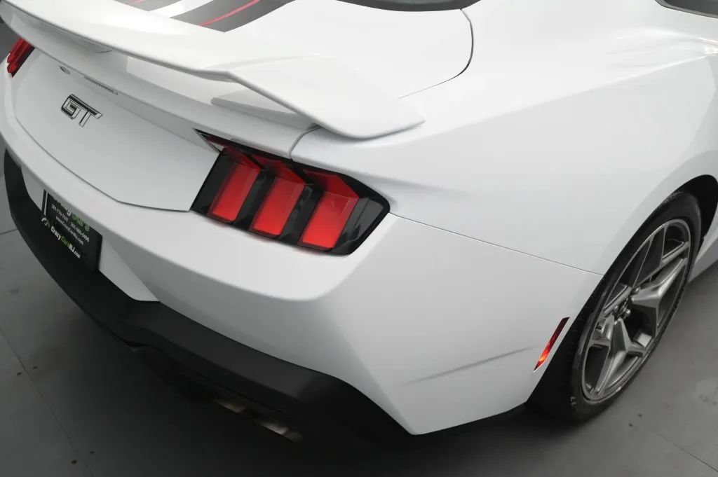 Used 2024 Ford Mustang GT Premium w/ GT Performance Package RWD image 19