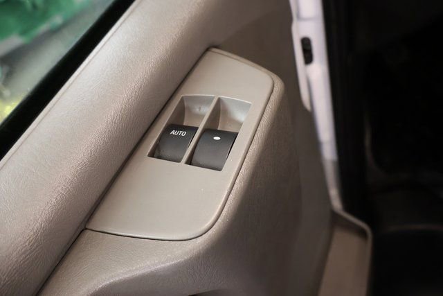 Used 2015 GMC Savana 2500 Extended w/ Chrome Appearance Package image 9