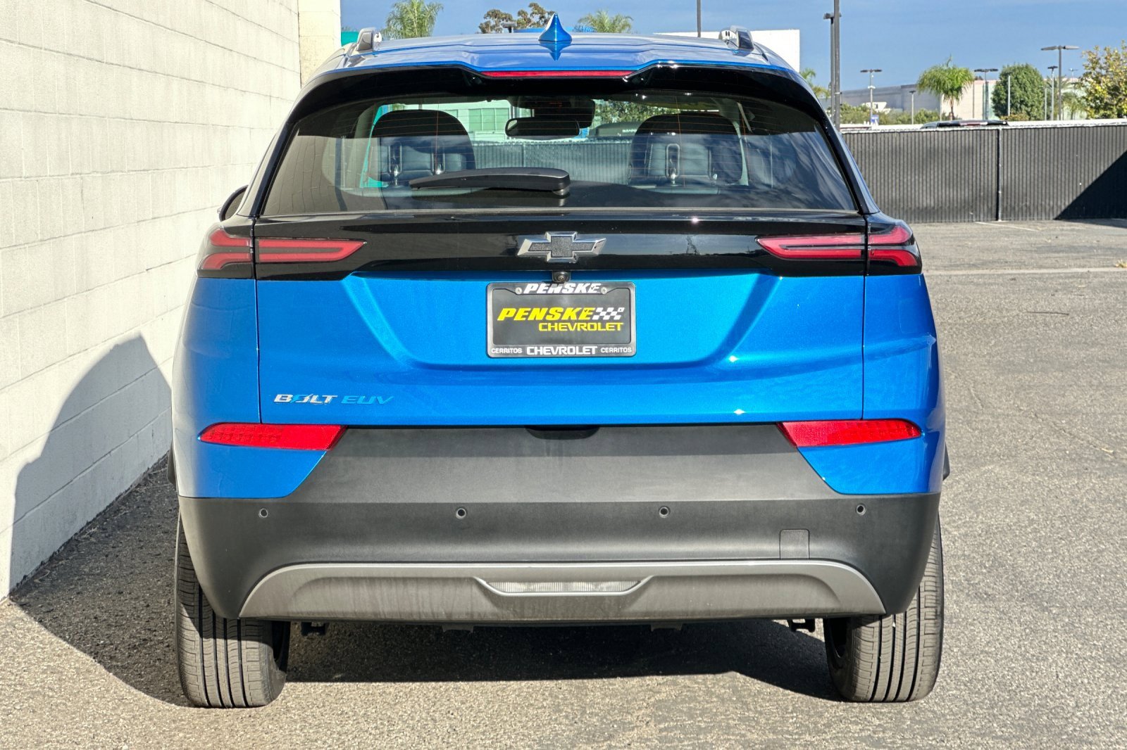 Certified 2022 Chevrolet Bolt EUV LT w/ Convenience Package image 5