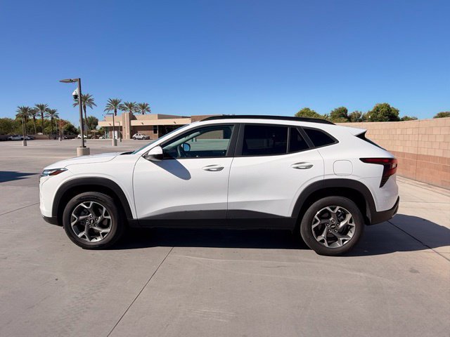 Used 2025 Chevrolet Trax LT FWD image 10