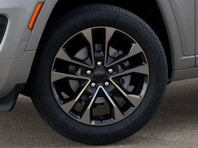 New 2025 Jeep Grand Cherokee Overland image 8