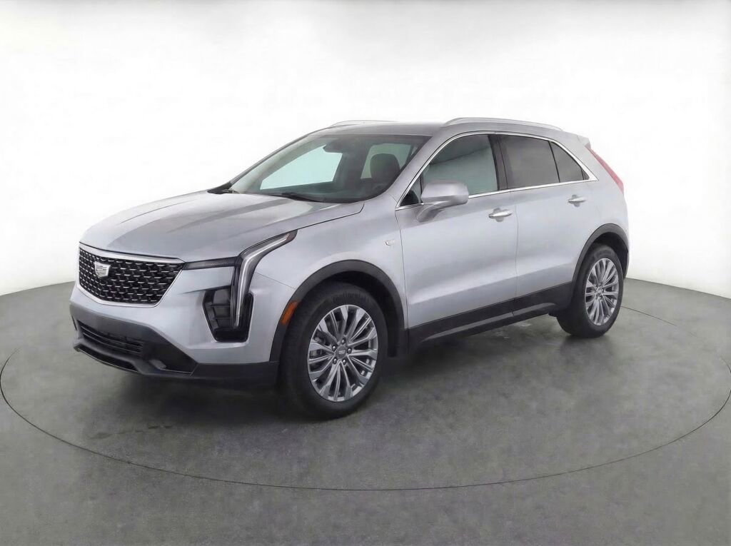 Used 2025 Cadillac XT4 Premium Luxury image 3