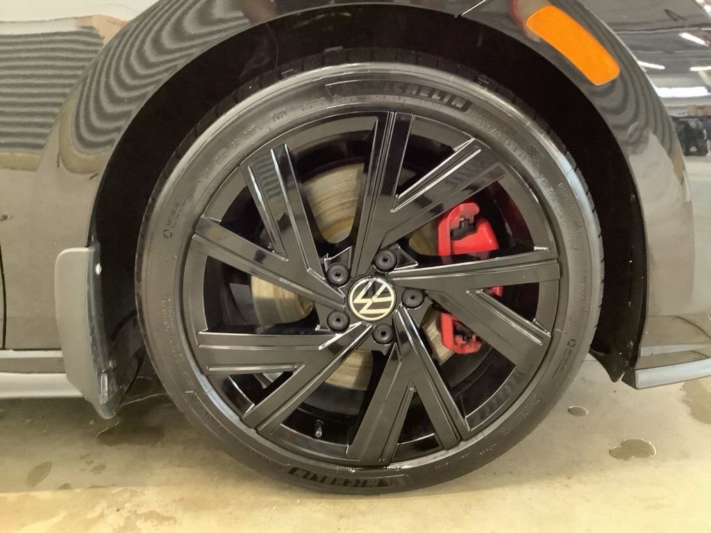 Used 2023 Volkswagen GTI SE FWD image 23