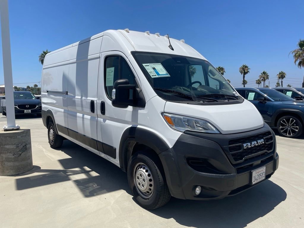 Used 2024 RAM ProMaster 2500 w/ Convenience Group FWD video 1