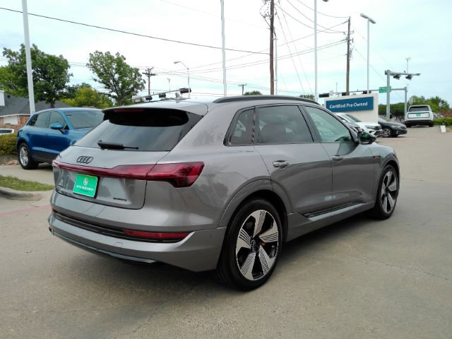 Used 2022 Audi e-tron Premium Plus AWD/4WD image 8