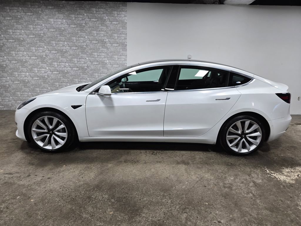 Used 2020 Tesla Model 3 Performance image 2