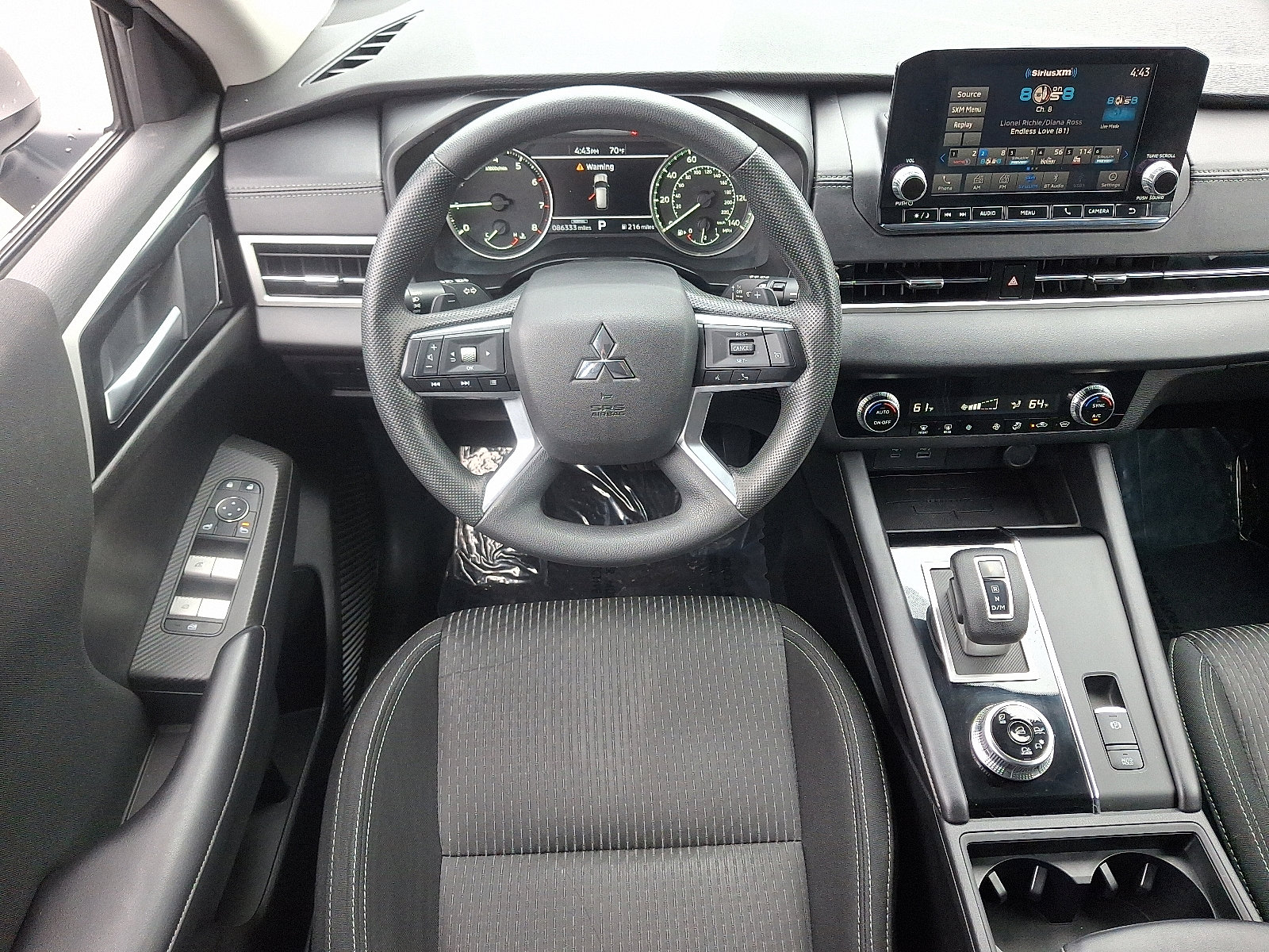 Used 2024 Mitsubishi Outlander ES image 11