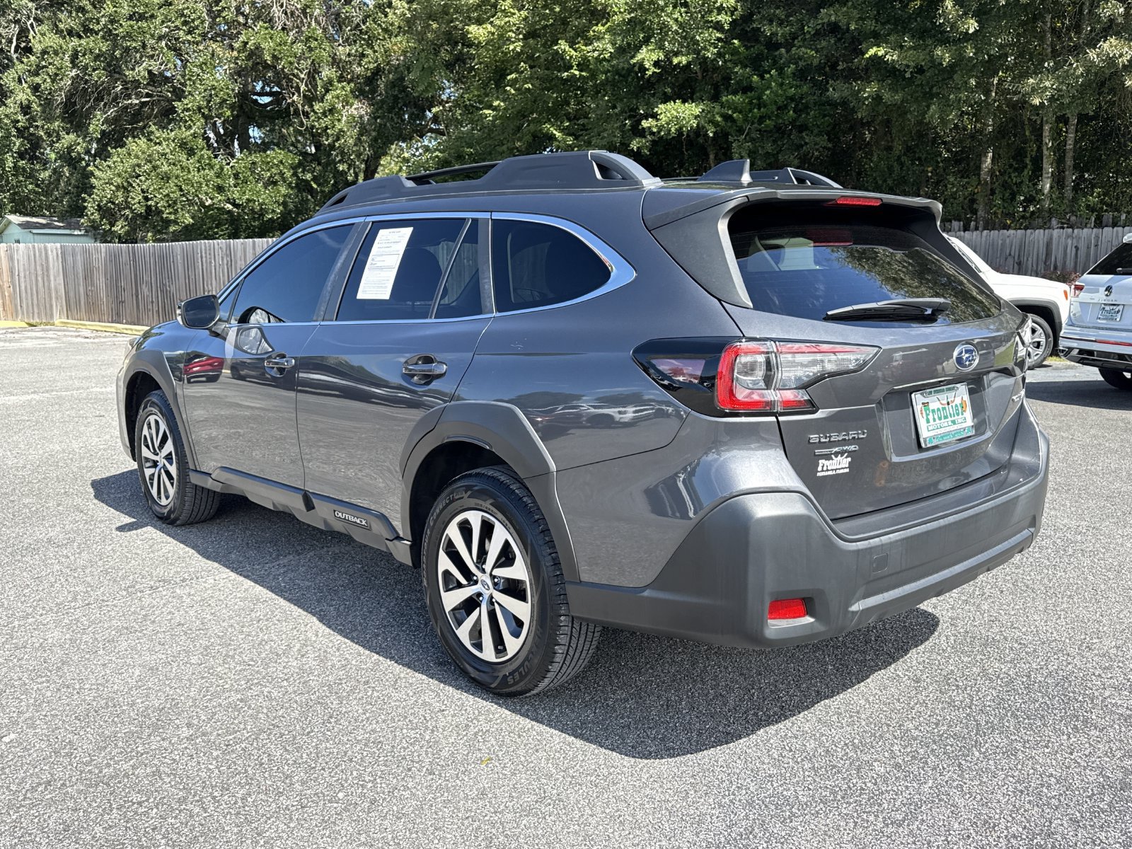 Used 2023 Subaru Outback Premium AWD/4WD image 3