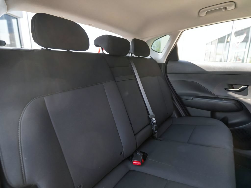 Used 2025 Hyundai Kona SEL FWD image 32