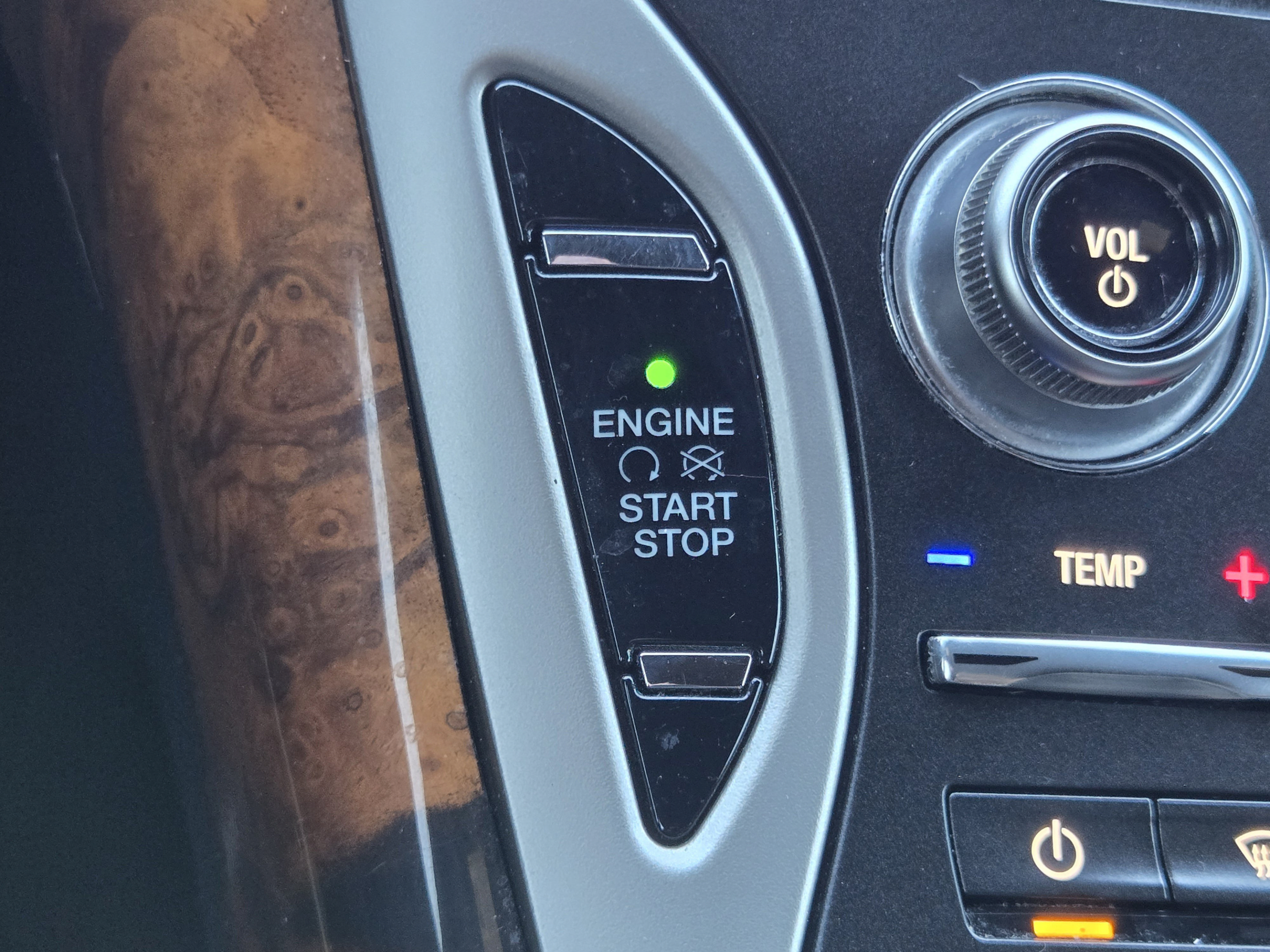 Used 2018 Lincoln MKX Select w/ Select Plus Package FWD image 17