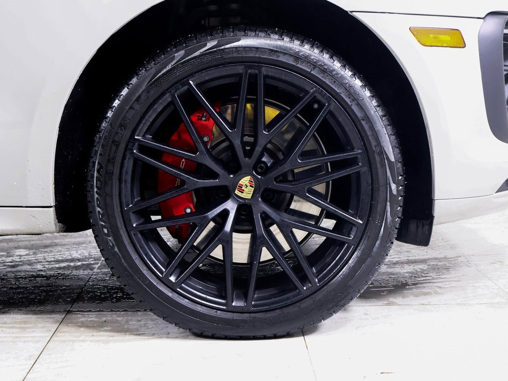 Certified 2025 Porsche Macan GTS image 22