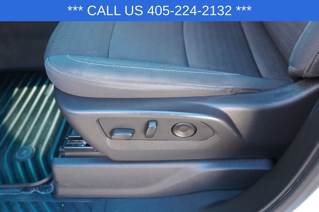 Used 2025 Chevrolet Silverado 2500 Custom w/ Custom Value Package image 23