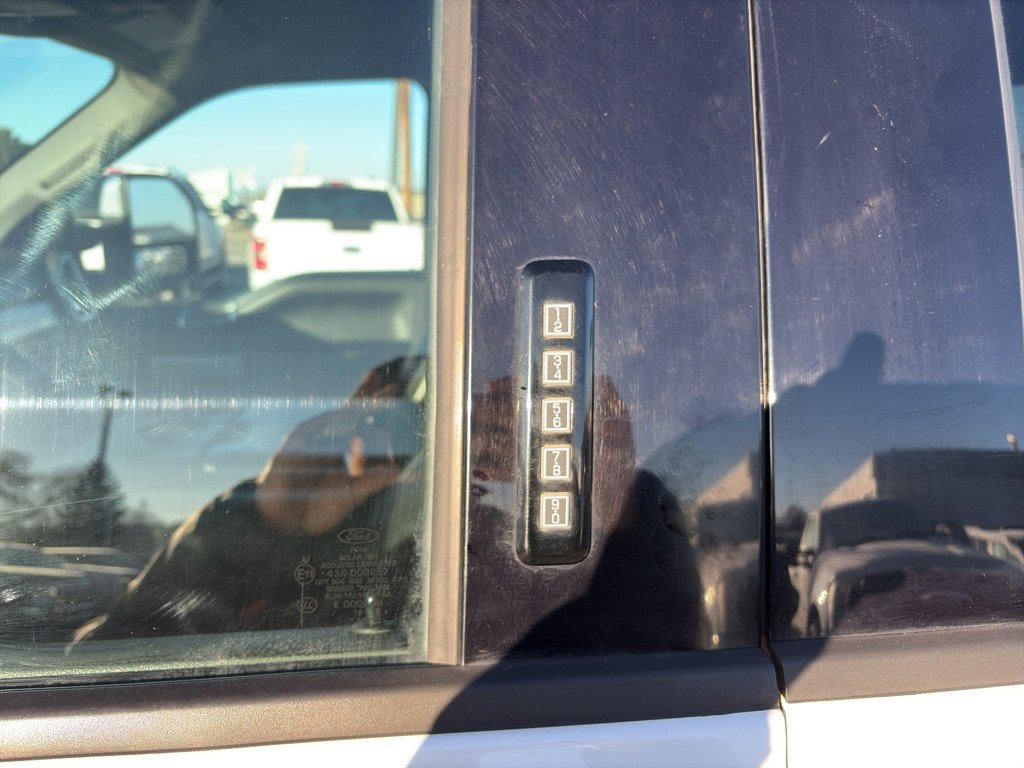 Used 2019 Ford F350 Lariat w/ Lariat Ultimate Package AWD/4WD image 11