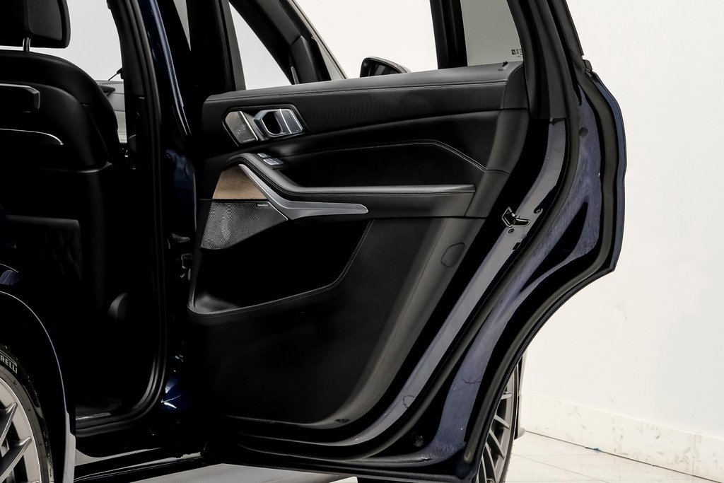 Used 2024 BMW ALPINA XB7 image 42